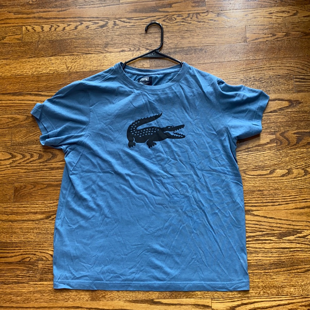Lacoste T-Shirt.